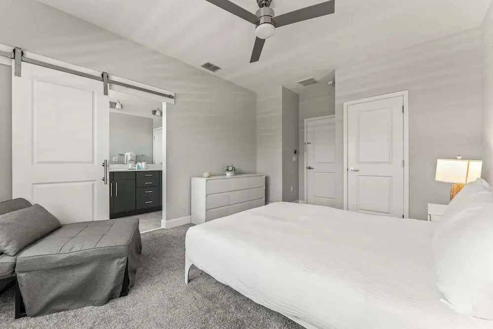 Chic Villa Domani Retreat - 9ppl