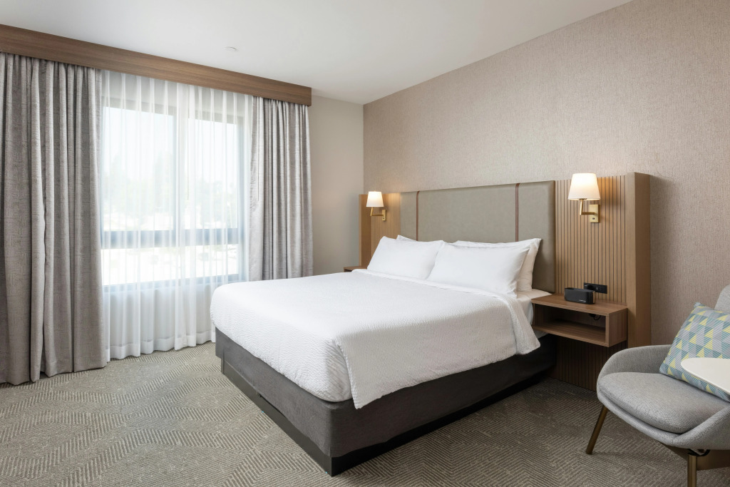 Holiday Inn & Suites Monterey Park - Los Angeles by IHG
