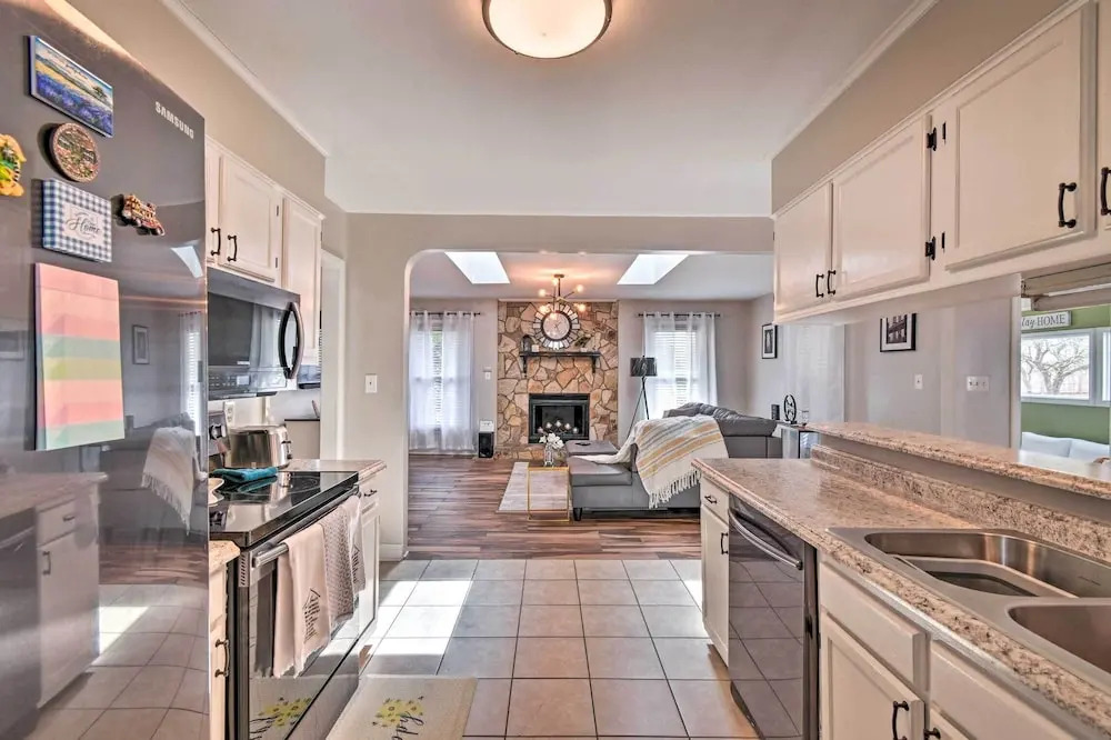 Fayetteville Vacation Rental w/ Sunroom & Yard