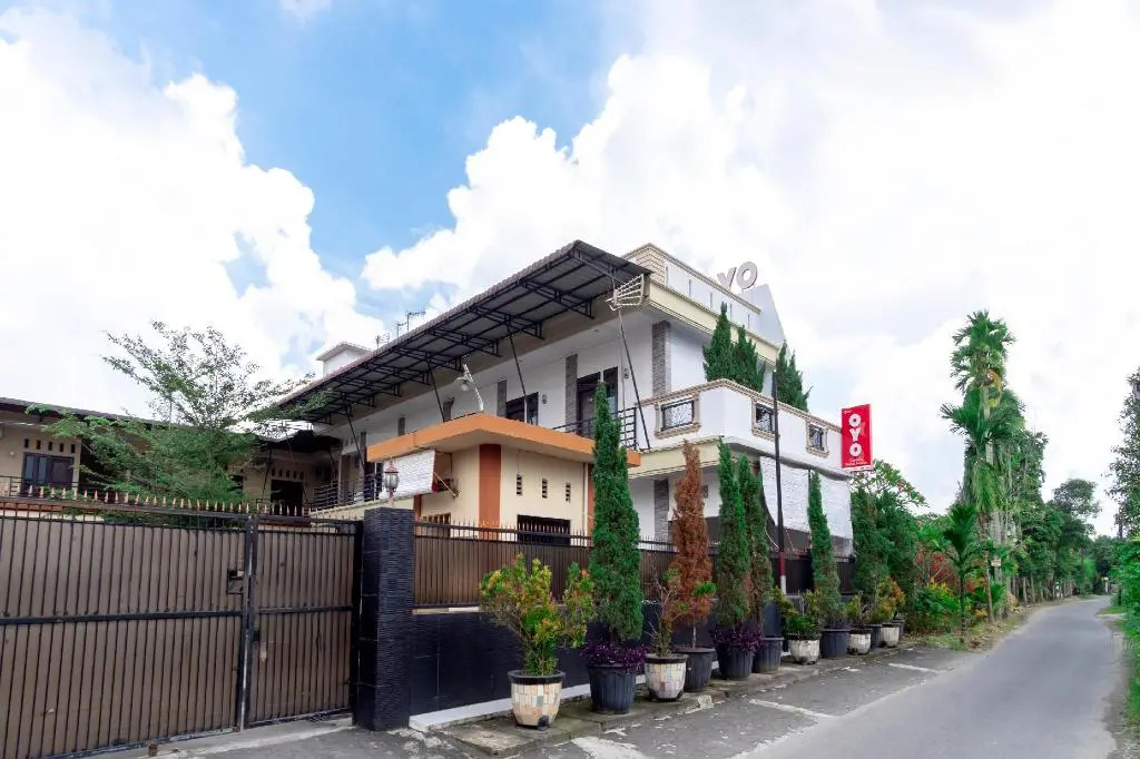 OYO 1371 Carofin Guest House