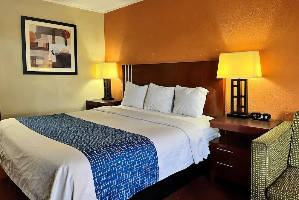 Travelodge by Wyndham Seymour