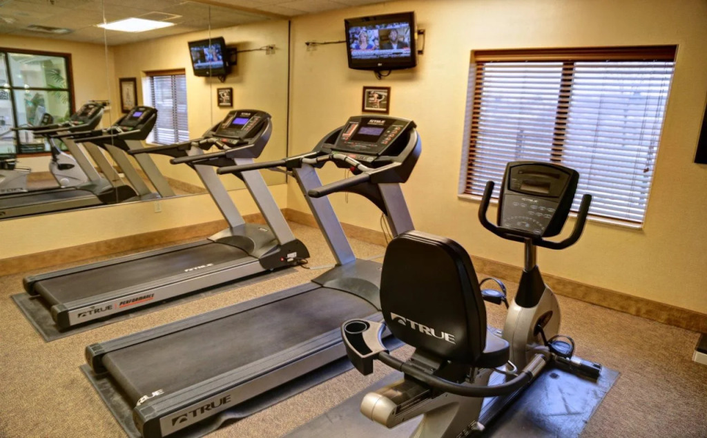 Holiday Inn Express Hotel and Suites Valparaiso by IHG