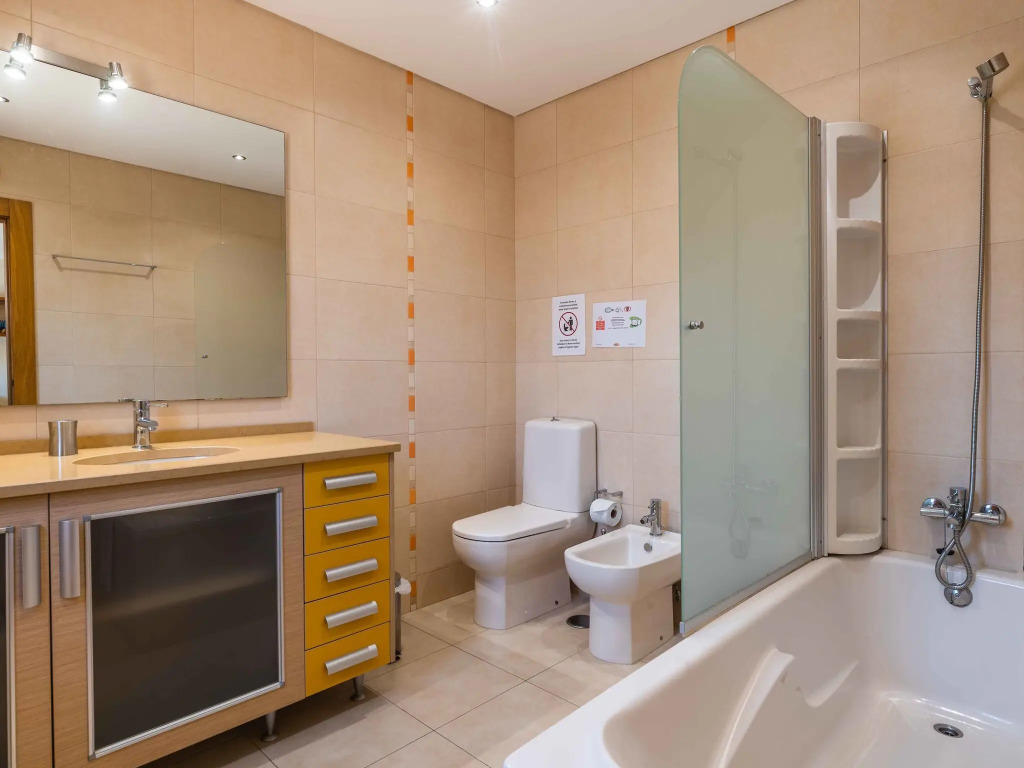 Spacious villa in Albufeira with private pool