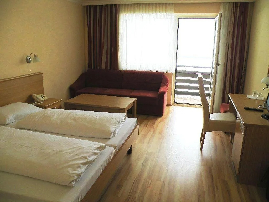 Hotel Reitzentrum Hausruckhof e U
