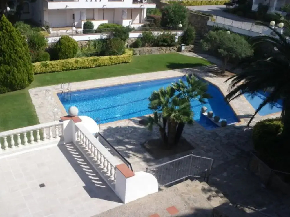 Apartment Near Roses Beach With Pool