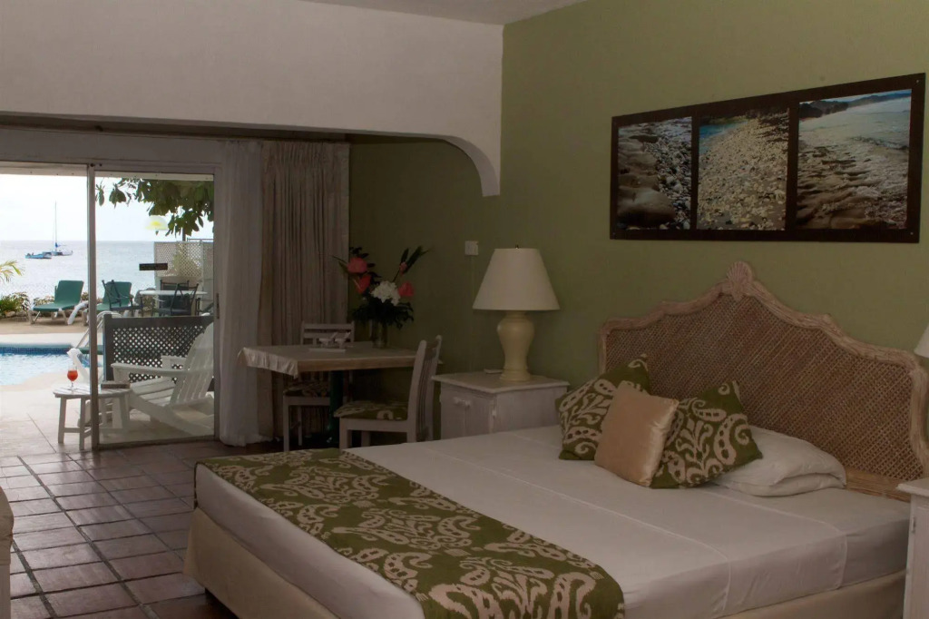 Tropical Sunset Beach Apartment Hotel