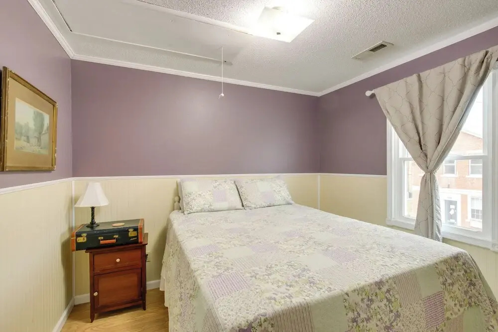 Walk to Nauvoo Temple: Remodeled Family Apartment