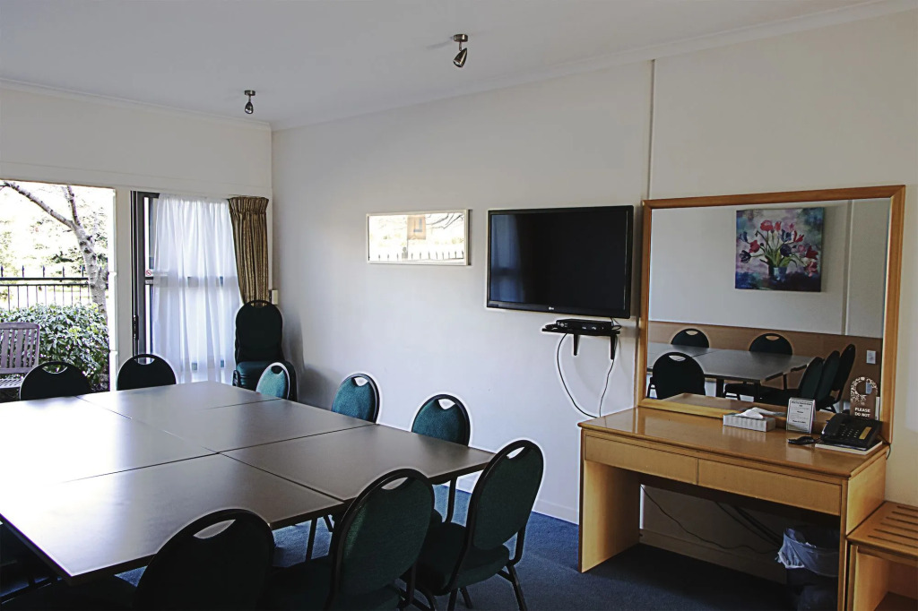 Saxton Lodge
