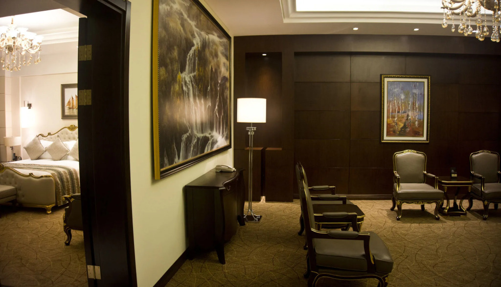 Tang Palace Hotel
