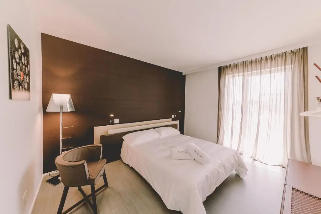 Suite 10 Home Design & Spa