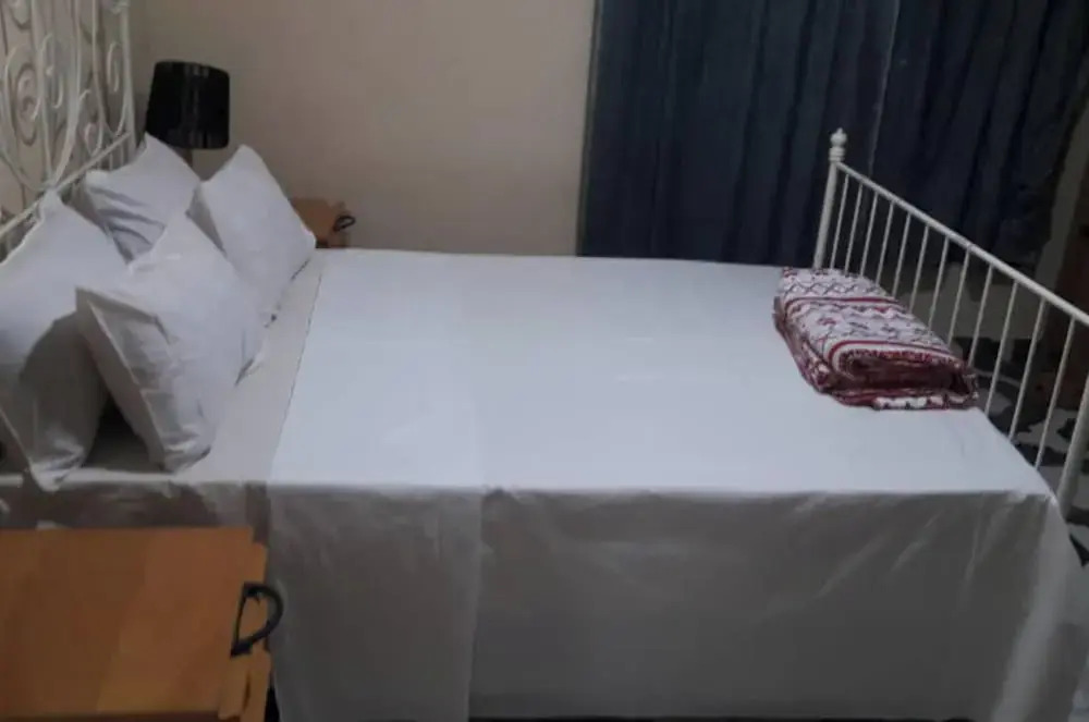 4 Bed House Sleeps 8 - Garden and Pets Welcome