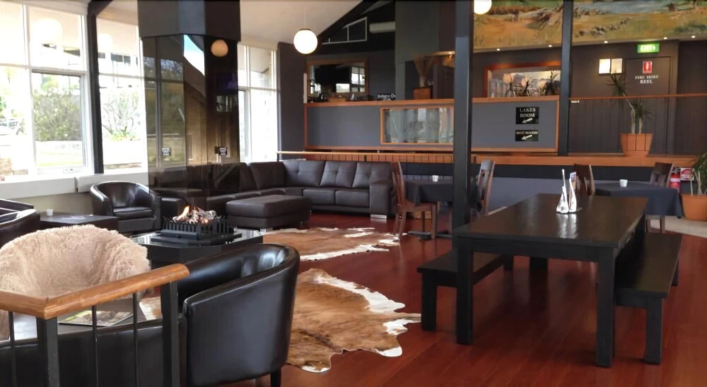 Horizons 216 - Lake Jindabyne Waterfront