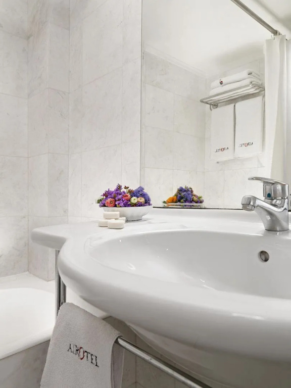 Alexandros Hotel