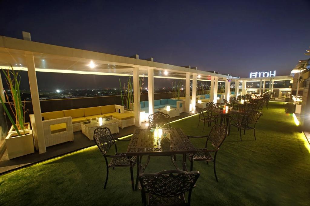 Hotel LN Courtyard