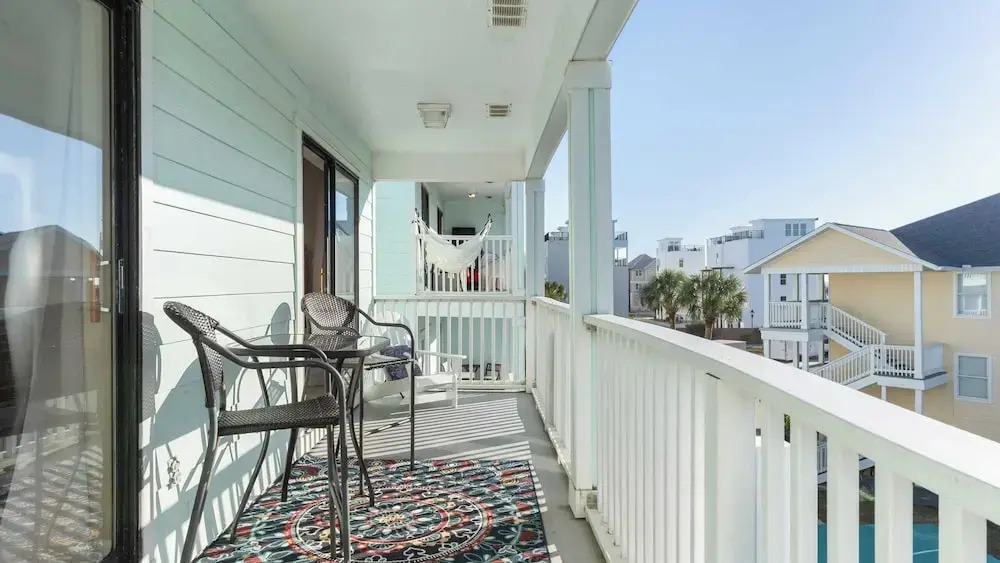 Steps to the Beach Pool, Tennis, & Putting Green Southwinds H12 by Avantstay
