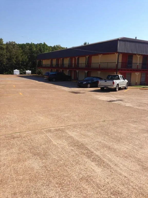 Sportsman Inn and Suites