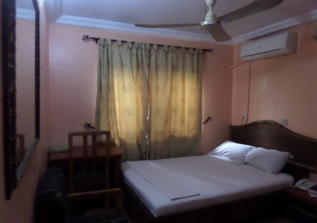 Metro Hotel Ajeigbe