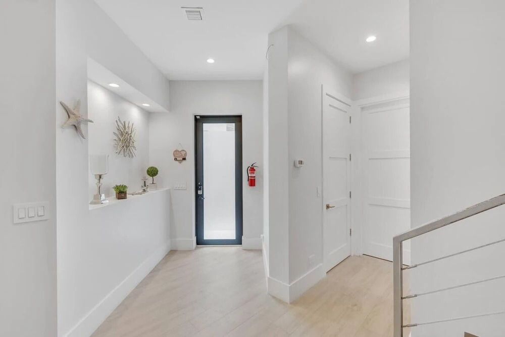 New Luxurious Home 3 Min to Beach Walk to Las Olas
