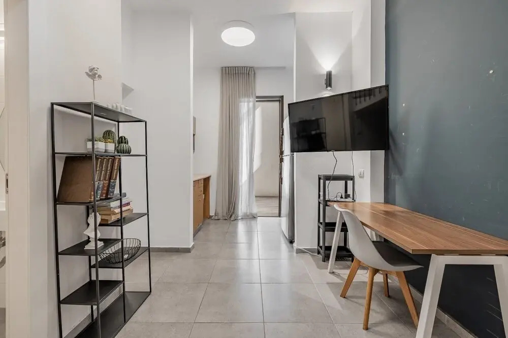 Allenby Spacious 6BR Home by Sea N' Rent
