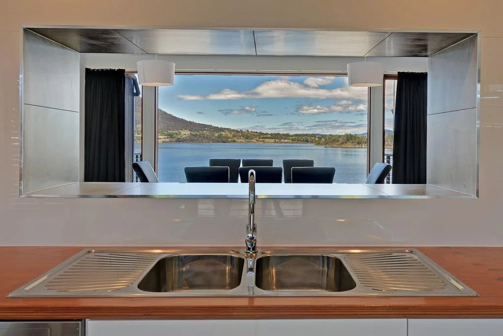 Amazing Unique Five-Star Waterfront Retreat