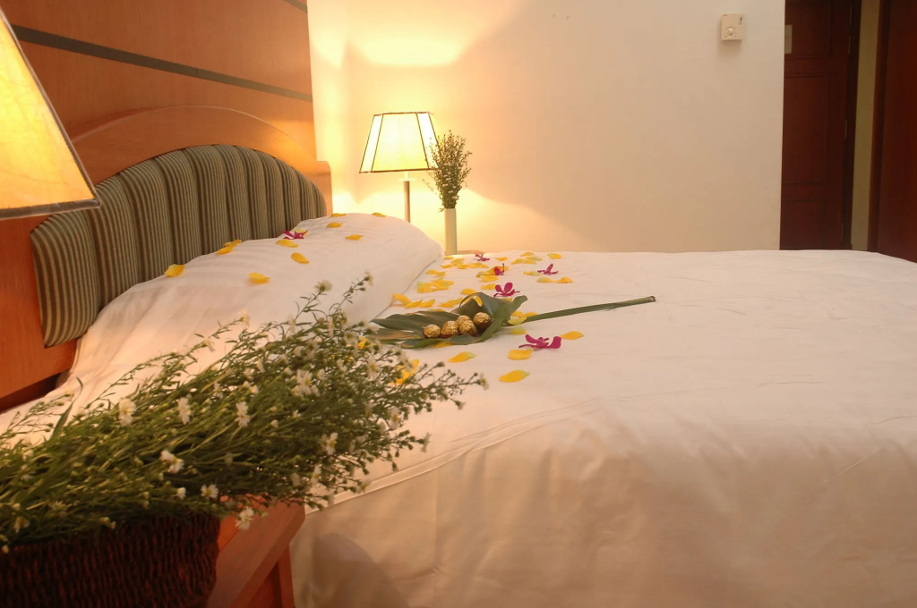 Oriental Crystal Hotel