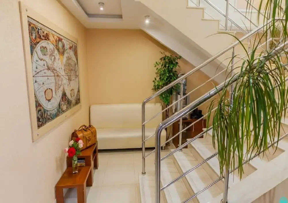 City Hotel
