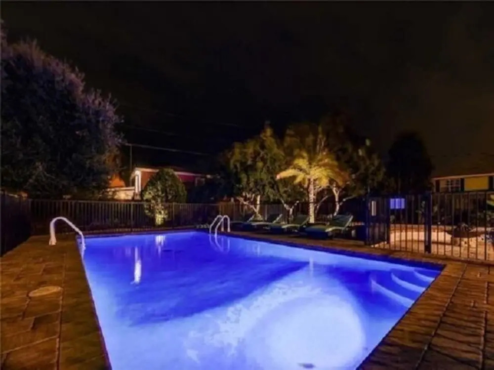 Sea Spray Beach House, 5 Bedrooms, Private Pool, Sleeps 17