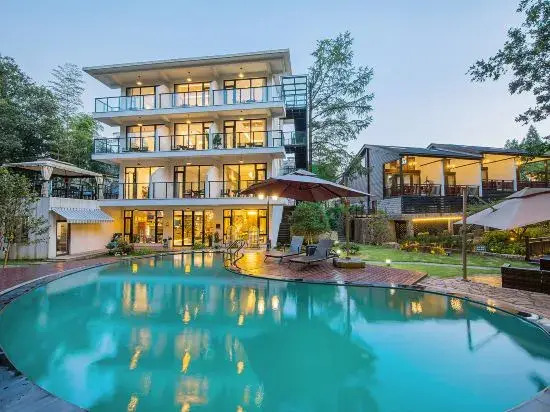 Bamboo and Suite by the River in MT.Mogan