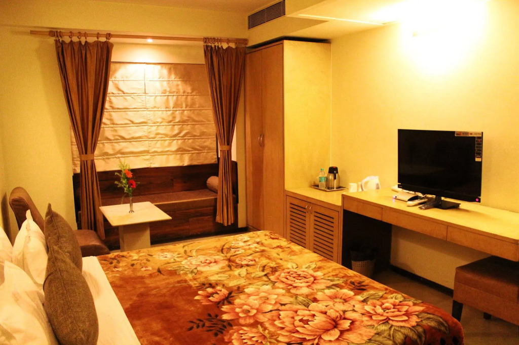 Mayur Residency