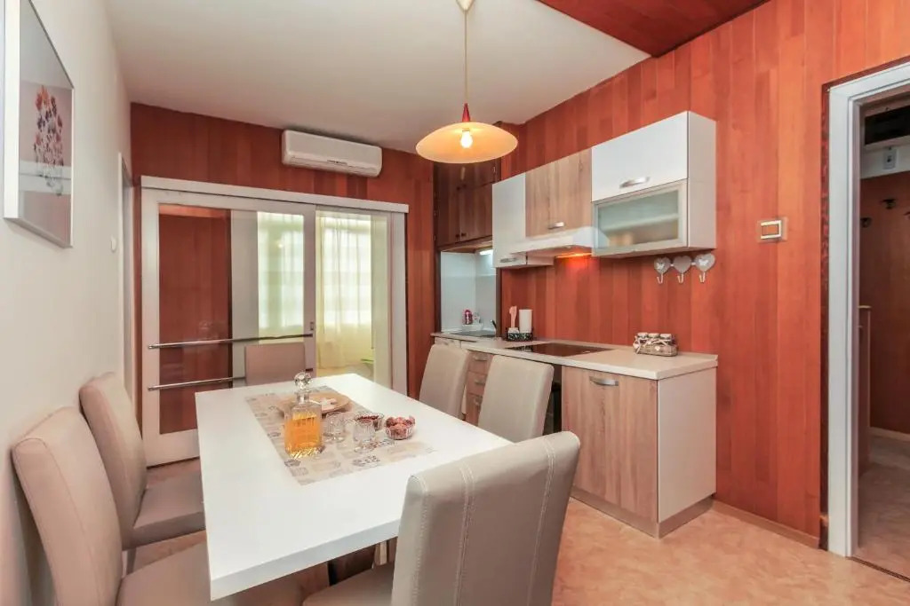 Apartment Barbaresko Split
