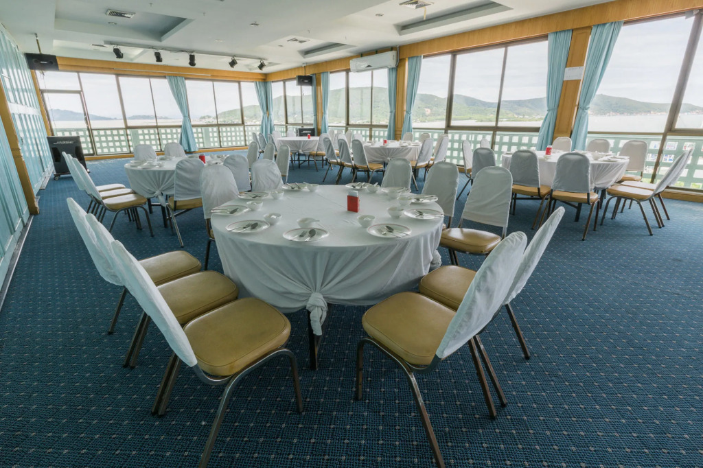 Lake Inn Hotel