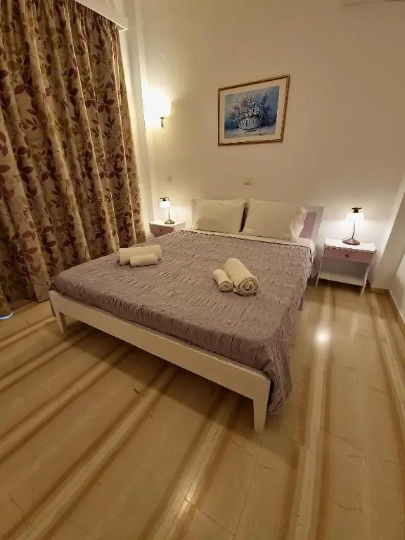 Alexandra Apartment 9