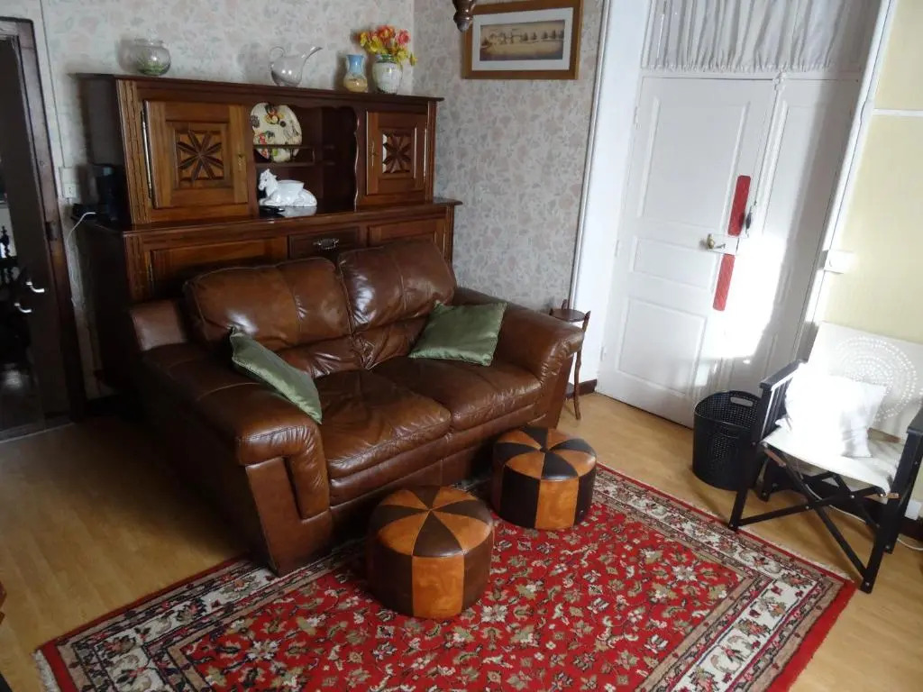 Charming French Cottage-Gite in the Heart of Quiet Gorron