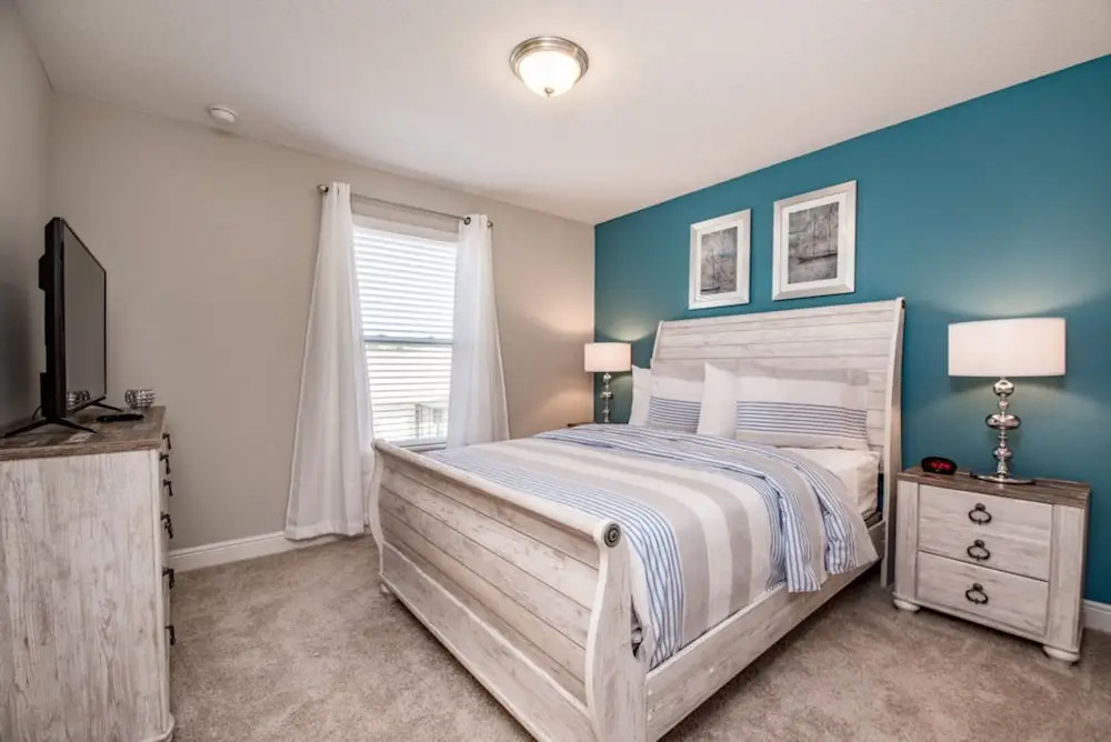 Solterra - 4104 Oaktree Drive