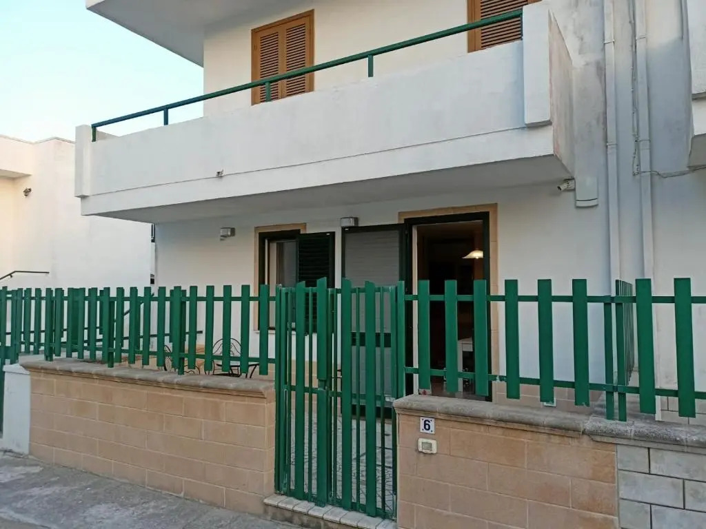 Villetta "Poesia" a 50 m dal mare con giardino e parking