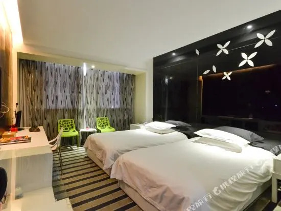 Huangyan Media Hotel