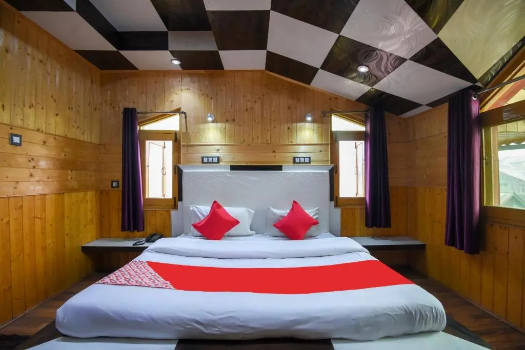 OYO 66476 Hotel Divine Kashmir
