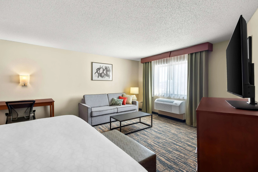 Holiday Inn Express Fremont (Angola Area)
