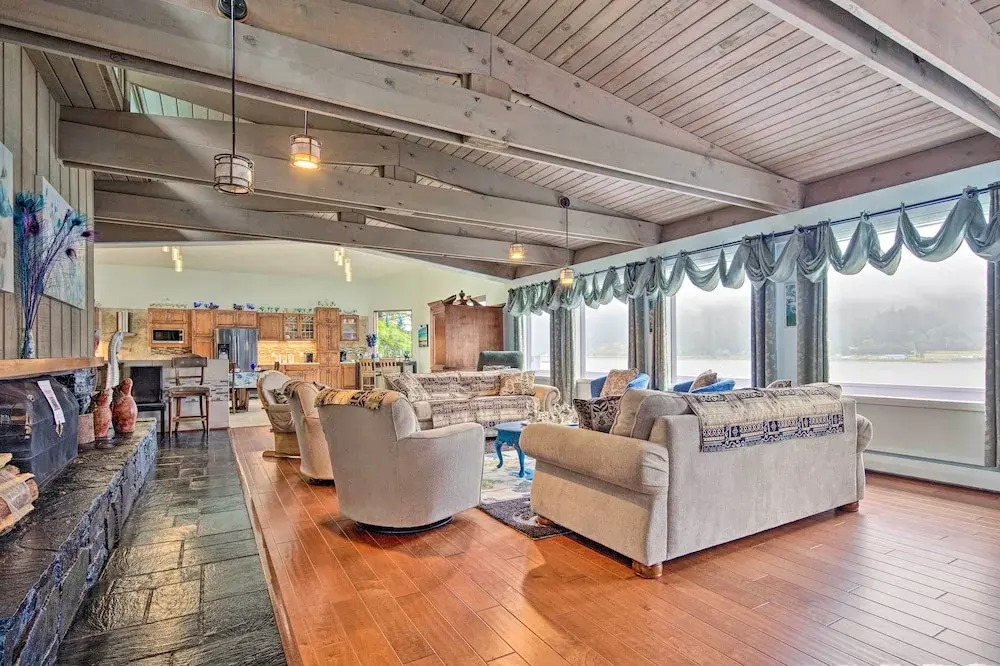 Waterfront House w/ Glacial Views - Near Downtown!
