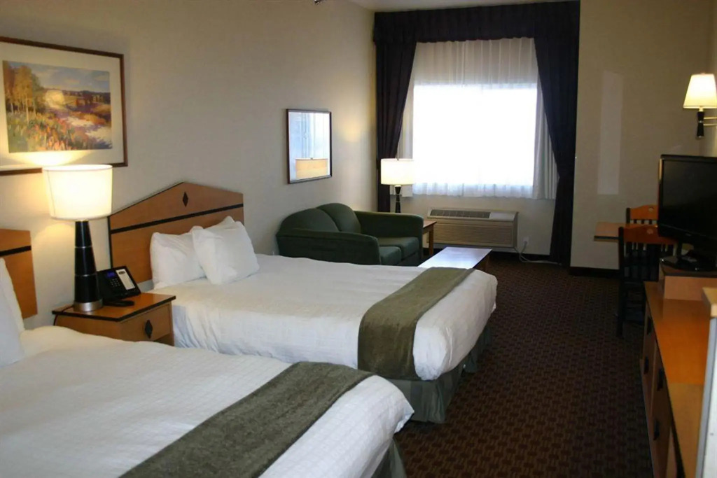 Crystal Inn Hotel & Suites - Great Falls