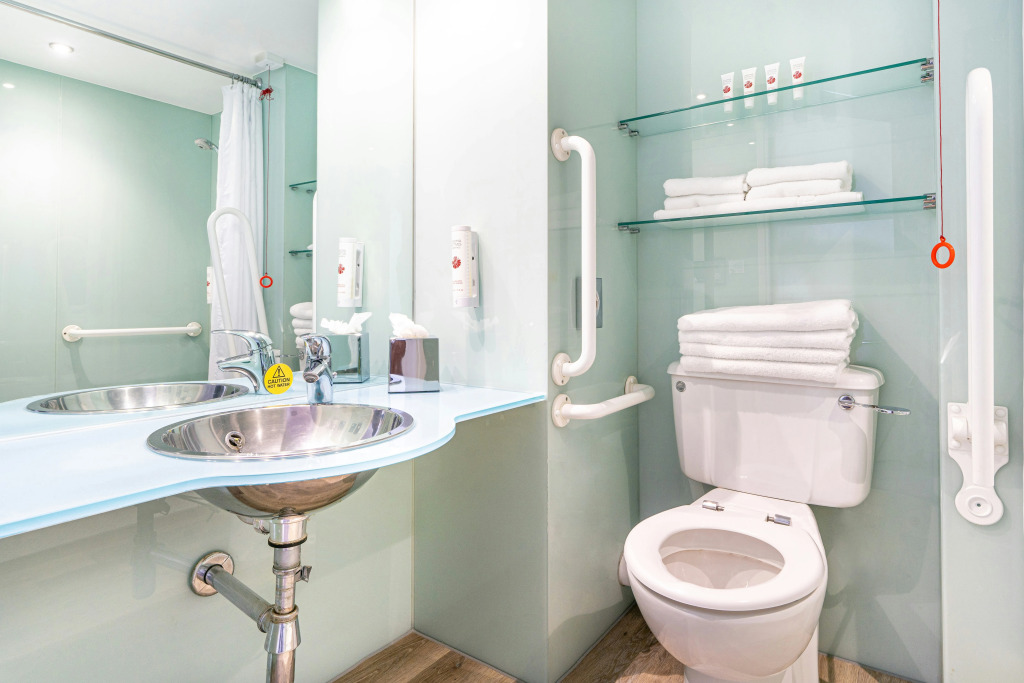 Holiday Inn Bournemouth by IHG