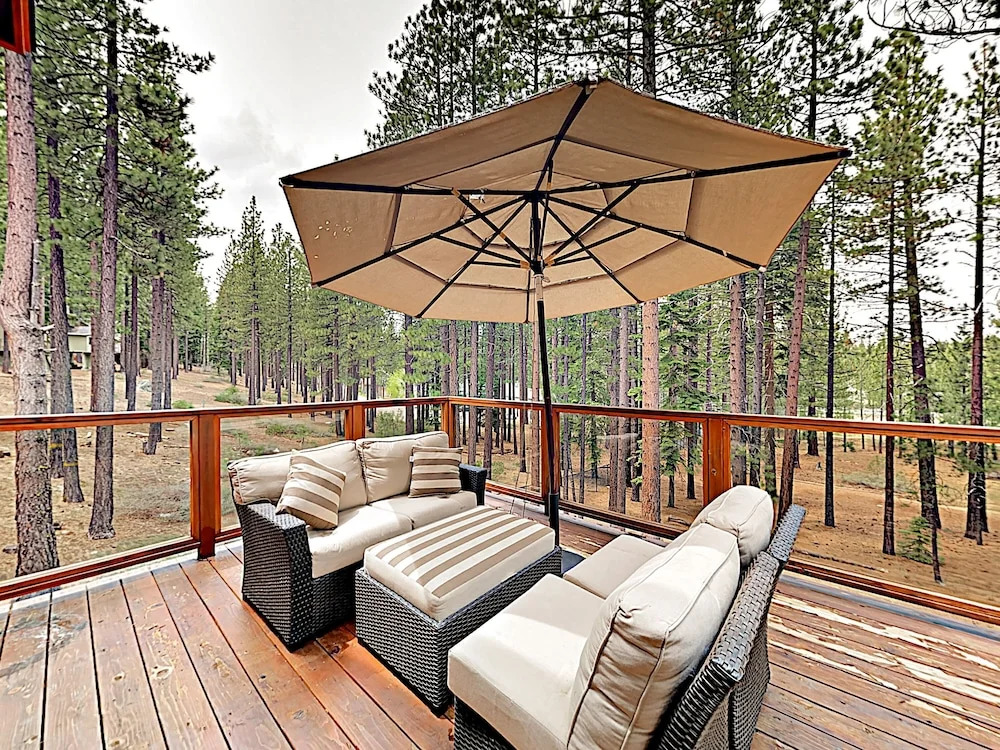 2451 South Lake Tahoe - 4 Br Home