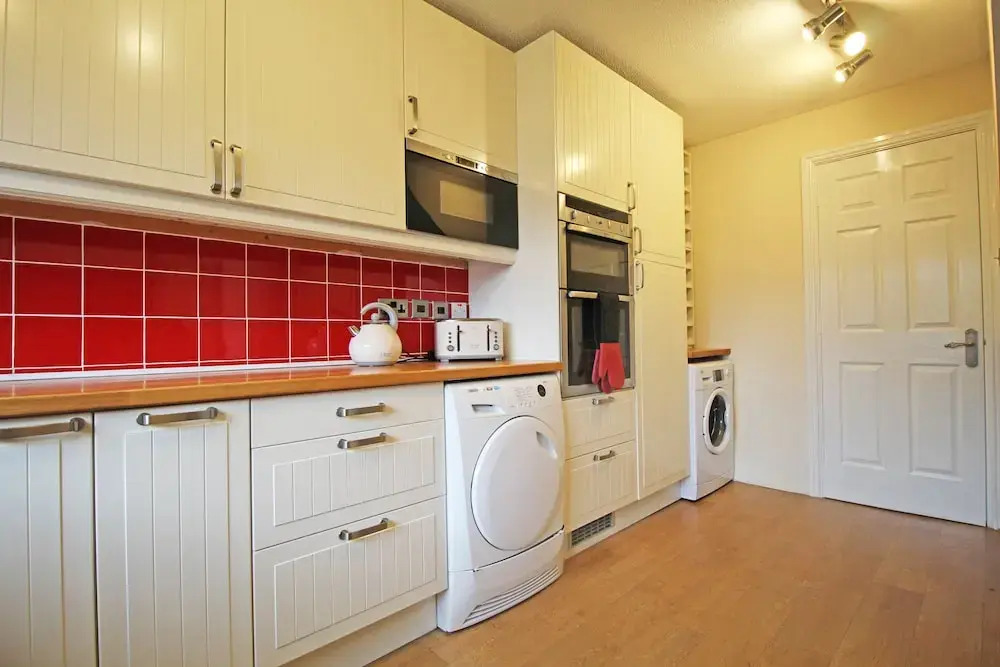 3 Bedroom Holiday Home With River Views