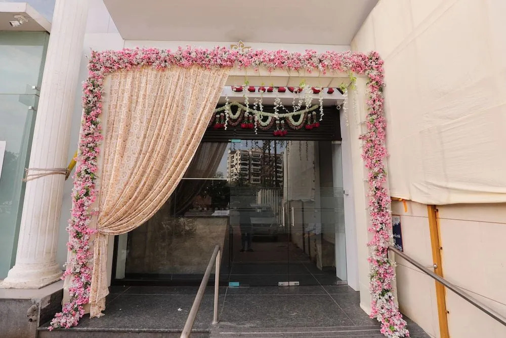 Hotel Shagun, Piplod City Centre Surat
