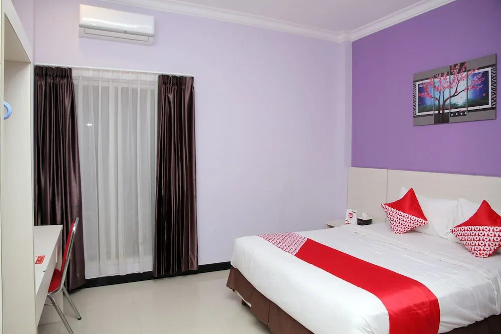 OYO 1138 Purple Hotel