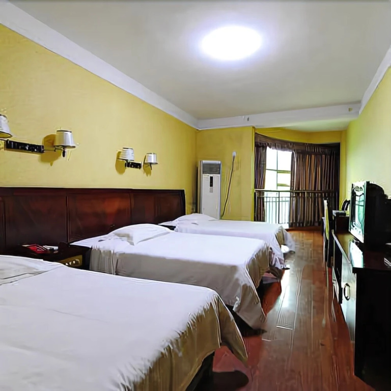 Pearl Holiday Hotel