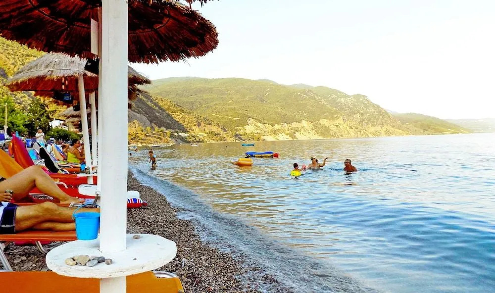 Kapougiati Studios - Ilia Edipsos Sunny and Cozy Getaways