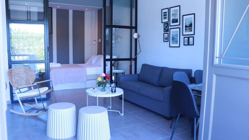 Hanioti Suites