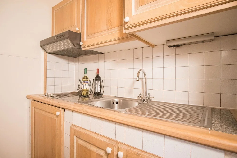 Beautiful Giardino Degli Oleandri two Bedroom Apt Sleeps 6 Plus a Child num 0862
