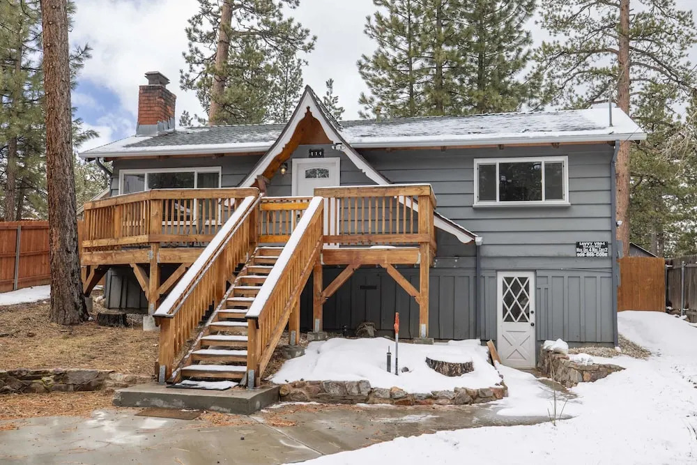 Quail Drive 2 Bdrm 1 Bath Modern Cabin Hot Tub